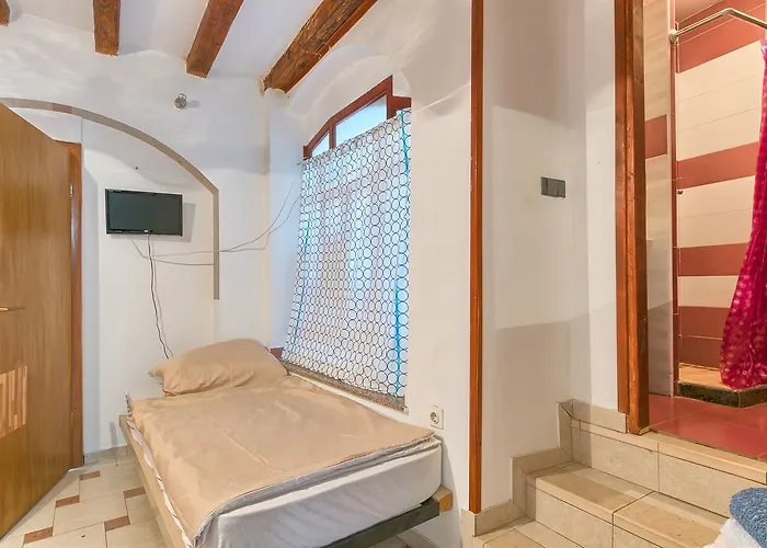 Hostel Pula 호스텔 *