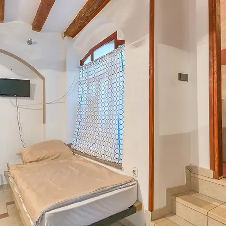 Hostel Pula Vandrarhem *