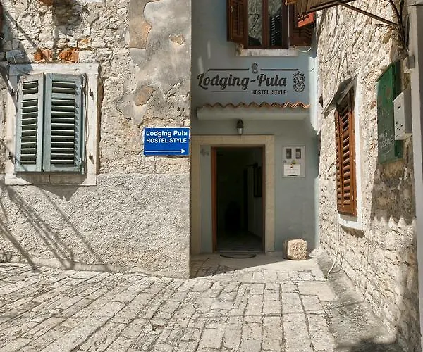 Hostel Pula 普拉