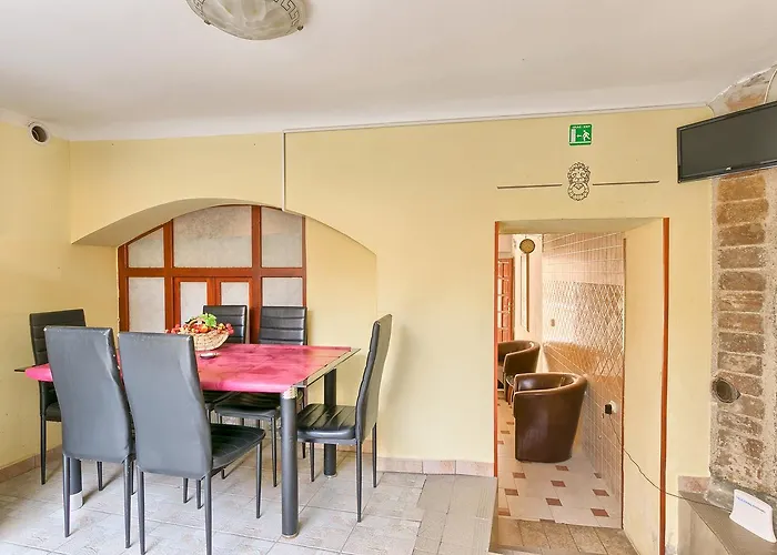 Hostel Pula 旅馆 普拉