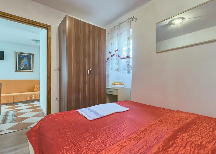 Hostel Pula 旅馆 *