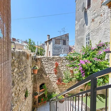 Hostel Pula Albergue